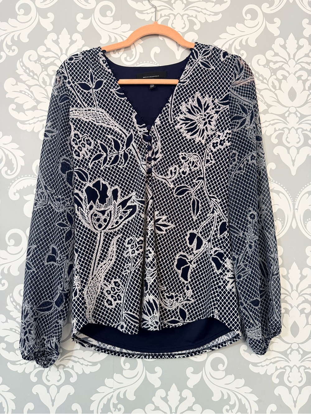 💫4/$25 • White House Black Market Women’s Navy Blue Floral Lace-Print Blouse
